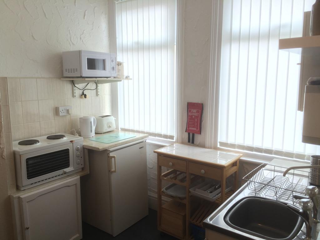 Somerset House Apartments Blackpool Room photo