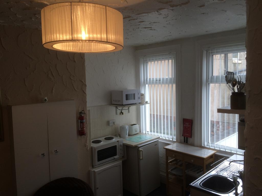 Somerset House Apartments Blackpool Room photo